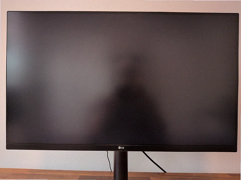 LG UltraGear 32 inch Gaming Monitor 32GK650F-B 144HZ 1440P QHD VA FreeSync MINT