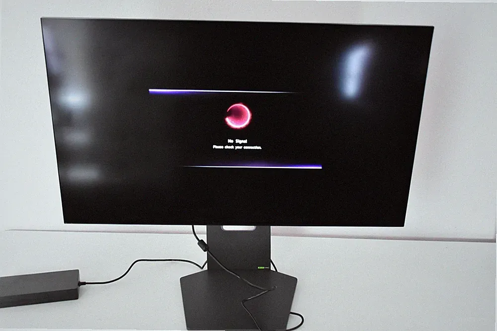 LG UltraGear 32'' OLED 4K 240Hz / FHD 480Hz Gaming Monitor 32GS95UE-B