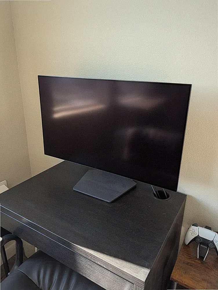 LG UltraGear 32" OLED 4K Gaming Monitor Pixel Sound & Dual Mode 32GS95UE-B