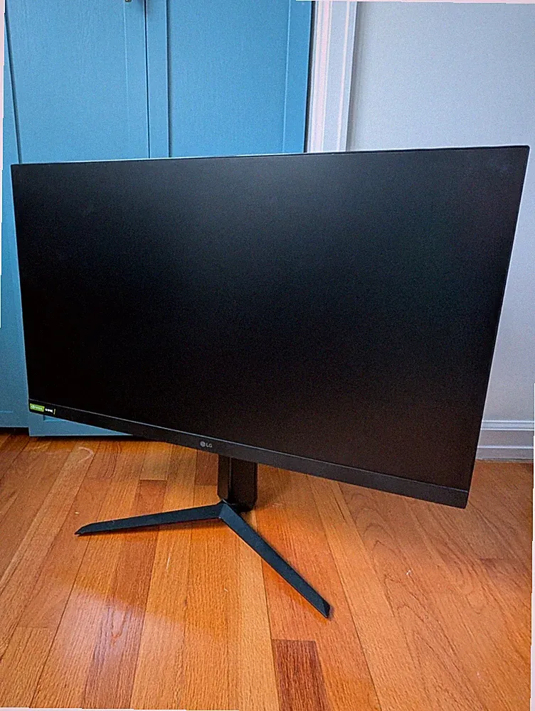 LG UltraGear 32GP83B-B 32" QHD Nano IPS 165Hz 1ms HDR Gaming Monitor G-SYNC