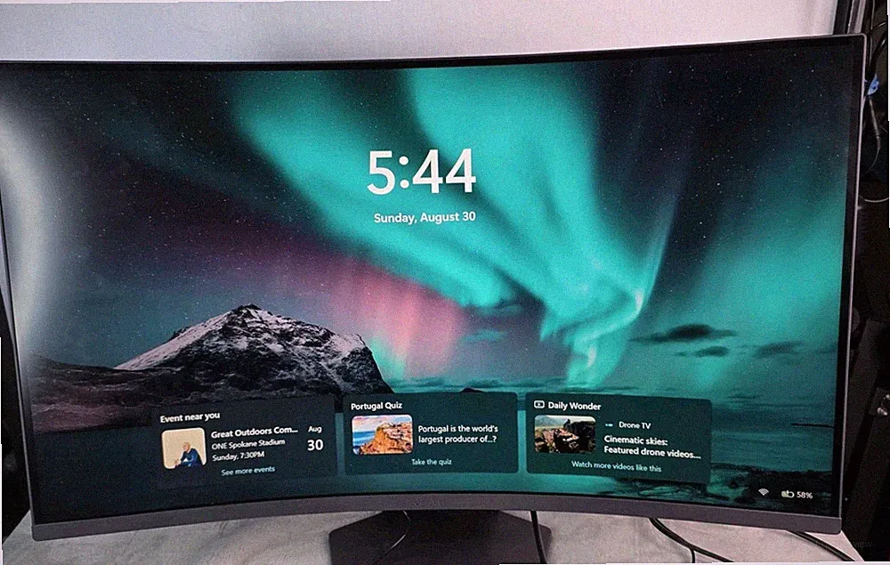 LG UltraGear 32GS60QC-B 32" QHD 1440p 180Hz 1ms Curved Gaming Monitor HDR10