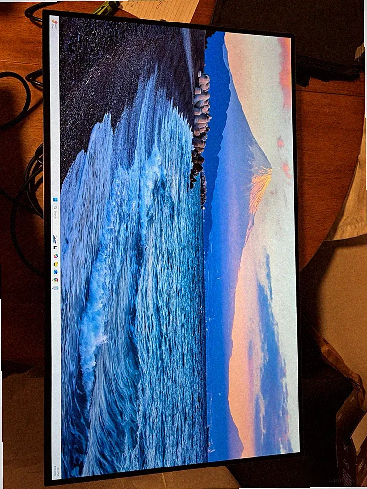 LG UltraGear 32GX870A 32in OLED 4K 240Hz Gaming Monitor G-SYNC HDR