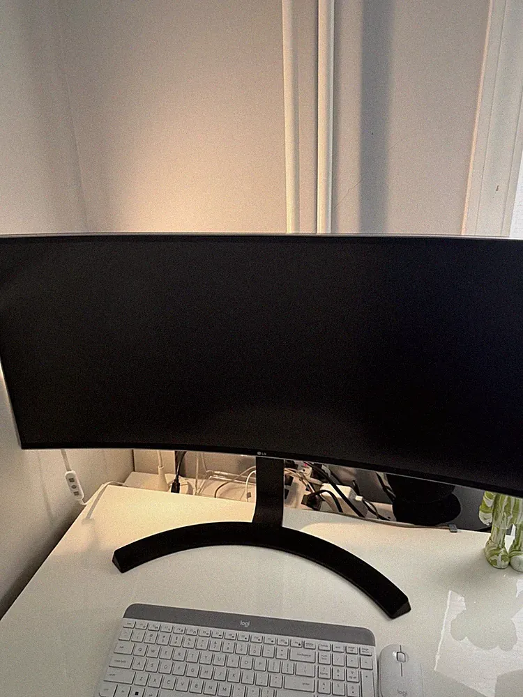 LG UltraGear 34GP63A-B 34'' QHD HDR VA LED Curved Gaming Monitor