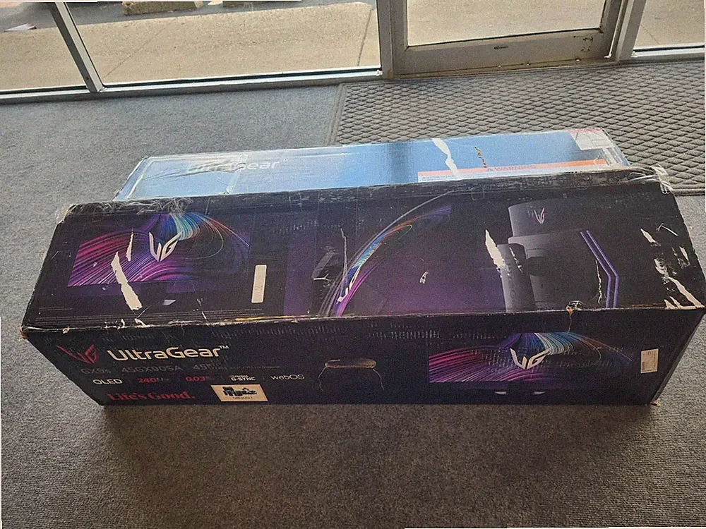 LG UltraGear 45" OLED QHD 240Hz Premium Pro Smart Gaming Monitor - 45GX90SA
