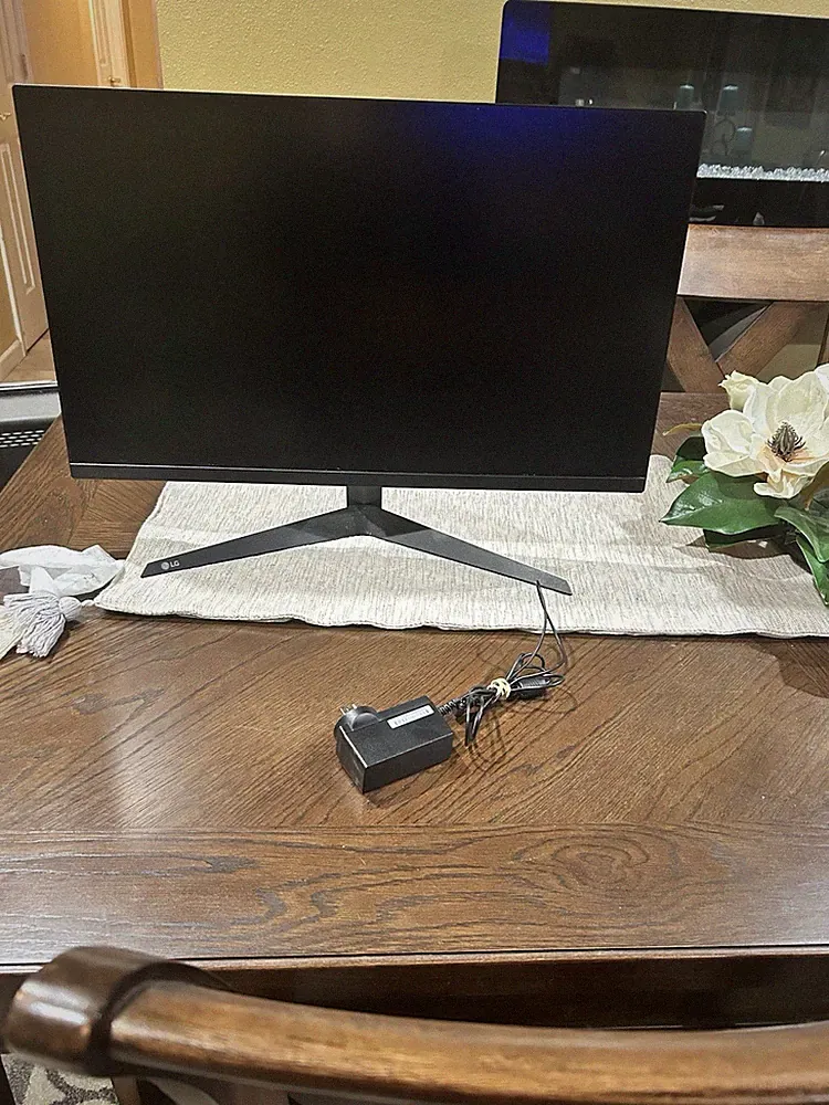 LG UltraGear Gaming Monitor 120 Hz Gaming Monitor 1080p with Power Adapter Used