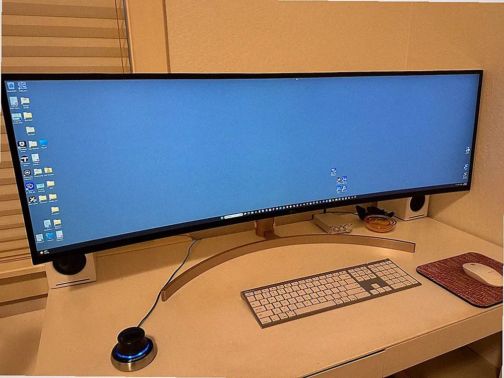 LG UltraWide 49WL95C-WY 49 inch Widescreen IPS LED Monitor