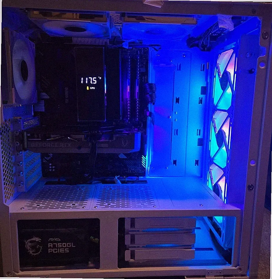Lian Li Gaming PC GAMING PC + 27" 200Hz MONITOR | Ryzen 7 5700X | RTX 5060 8GB