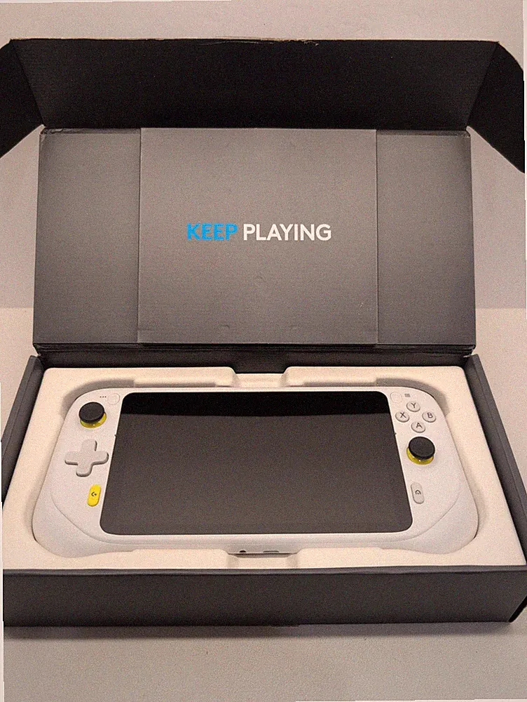 Logitech G Cloud 7-Inch Handheld Portable Gaming Console - As Is Read desc.