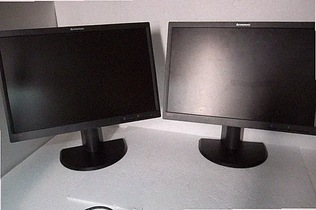 LOT-25 Lenovo LT2252p Wide 22" LCD Monitor VGA DVI DP LT2252pwD 2572-MB6 03X7922