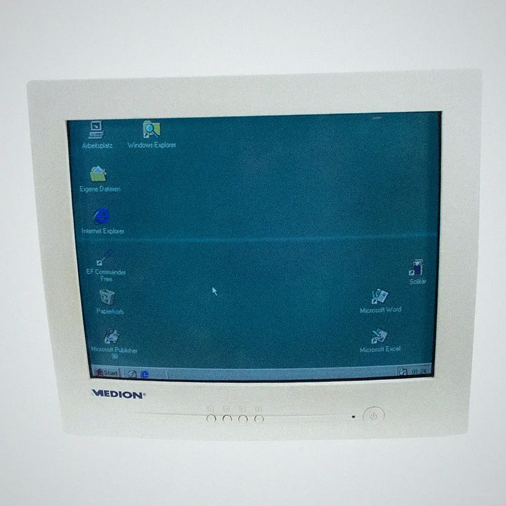 MEDION MD1772JC 17" CRT VGA Monitor