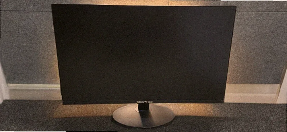Monitor Sceptre 27" Model F27 - Exc Condition + Special Gift