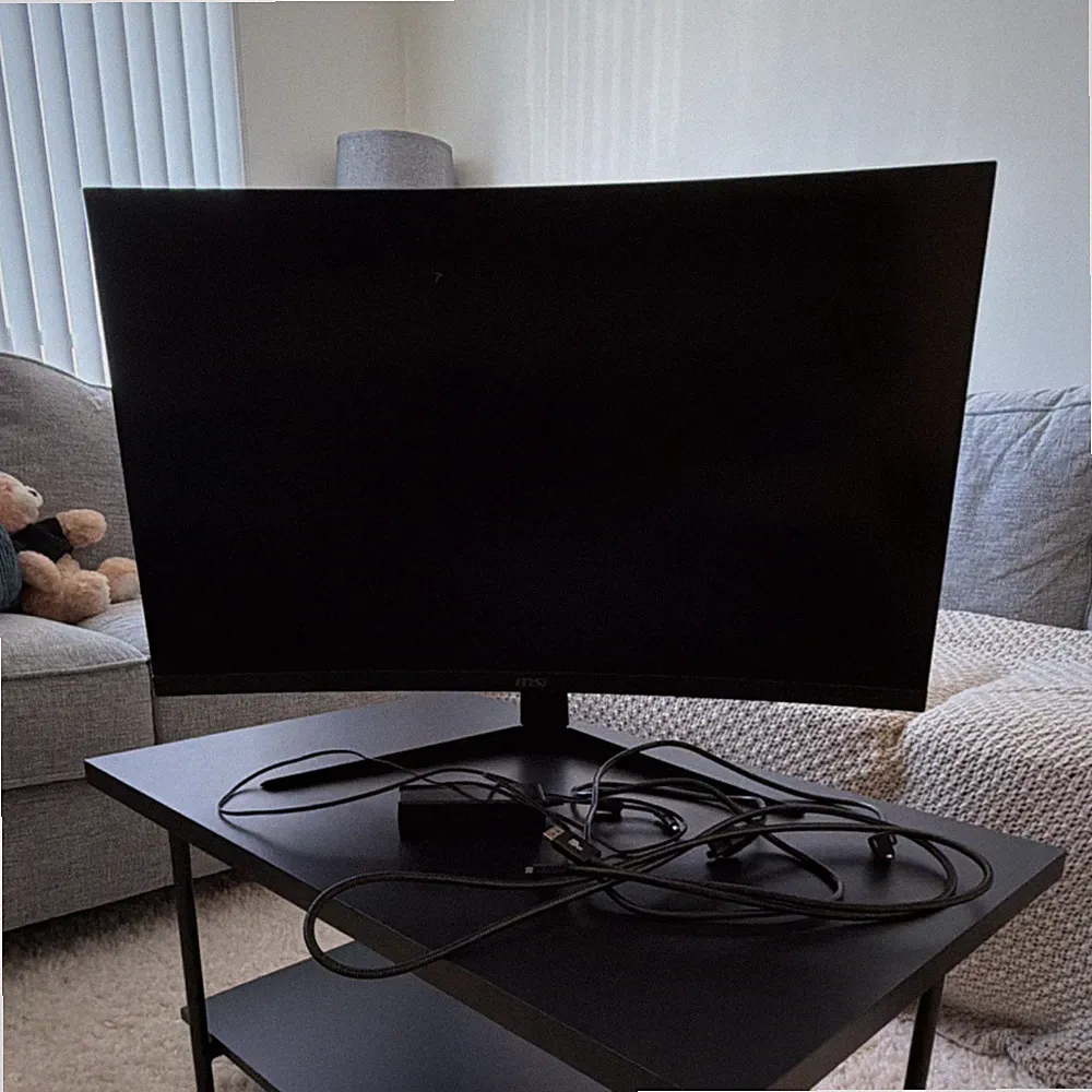 MSI 31.5" Curved Monitor Black 16:9 HDMI DisplayPort Computer Screen 144Hz