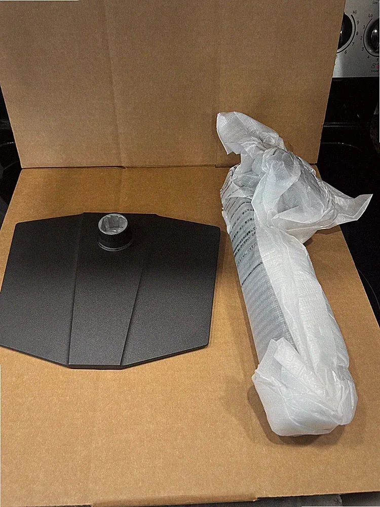MSI MAG 321UPX QD-OLED 32" UHD Gaming Monitor Stand