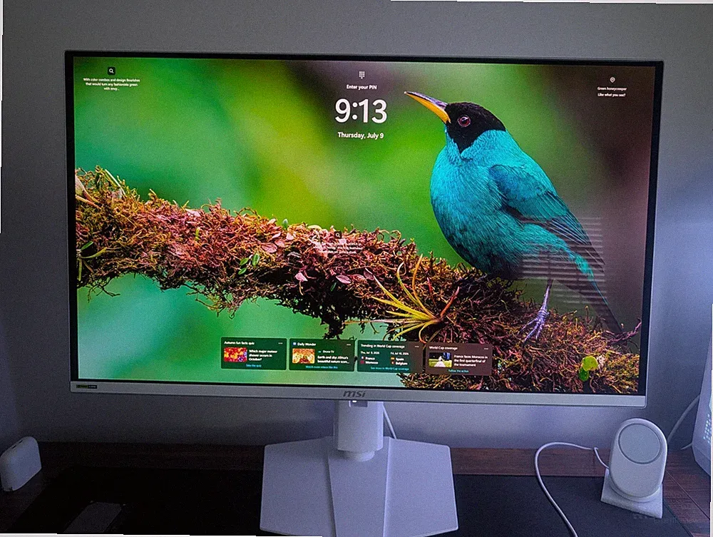 MSI MPG 321URXW QD-OLED 32" UHD Pro Gaming Monitor G-SYNC 240Hz HDR 400