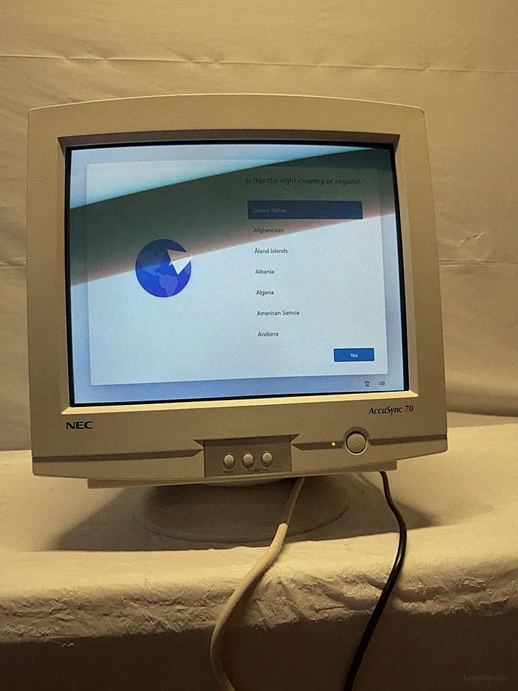 NEC AccuSync 70 17" CRT Gaming Monitor 1280 x 1024 65Hz