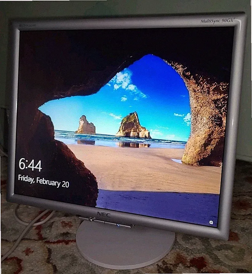 NEC MultiSync 90GX2 19 Inch LCD Monitor Very Good