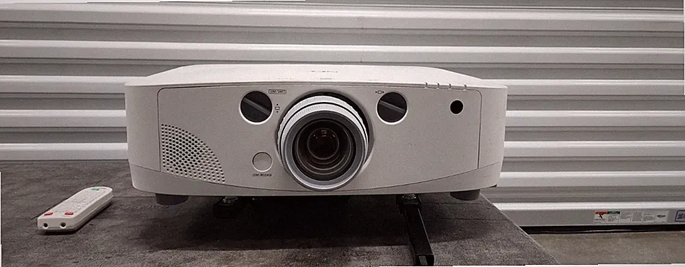 NEC NP-PA521U PROJECTOR, 5200 LUMENS 2160p Resolution 4k 3D