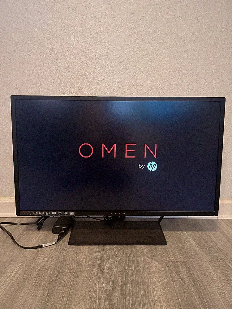 OMEN by HP 32-inch Display