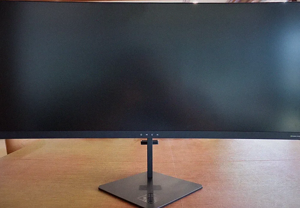 OMEN X by HP 35" LED Curved QHD 21:9 Ultrawide G-SYNC Monitor + NZXT HUE Ambient