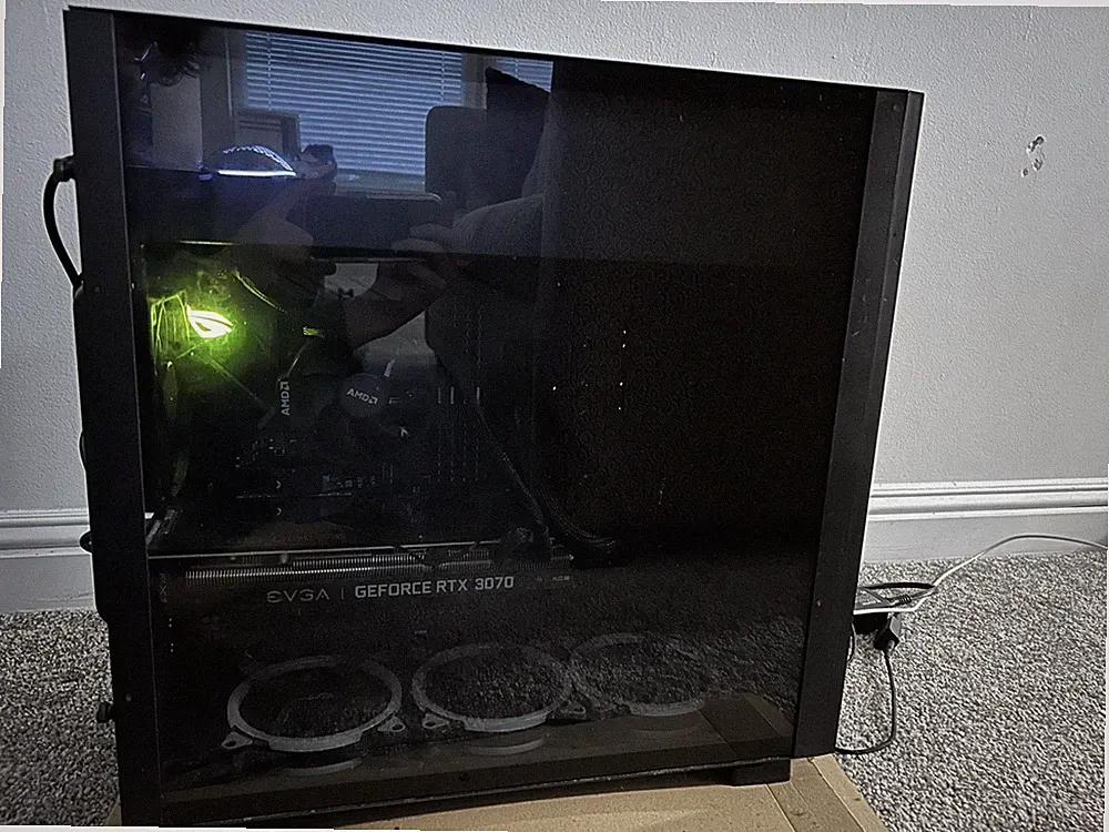 PC Gaming Setup for sale! 2 monitors, keyboard mouse and PC for 1500! 32&27 inch