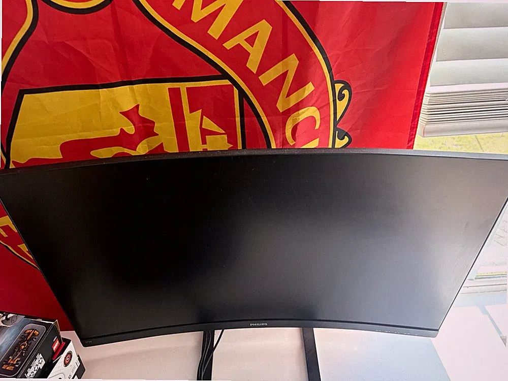 Philips 272E1CA 27in Curved FHD VA 75Hz Adaptive-Sync Frameless HDMI VGA