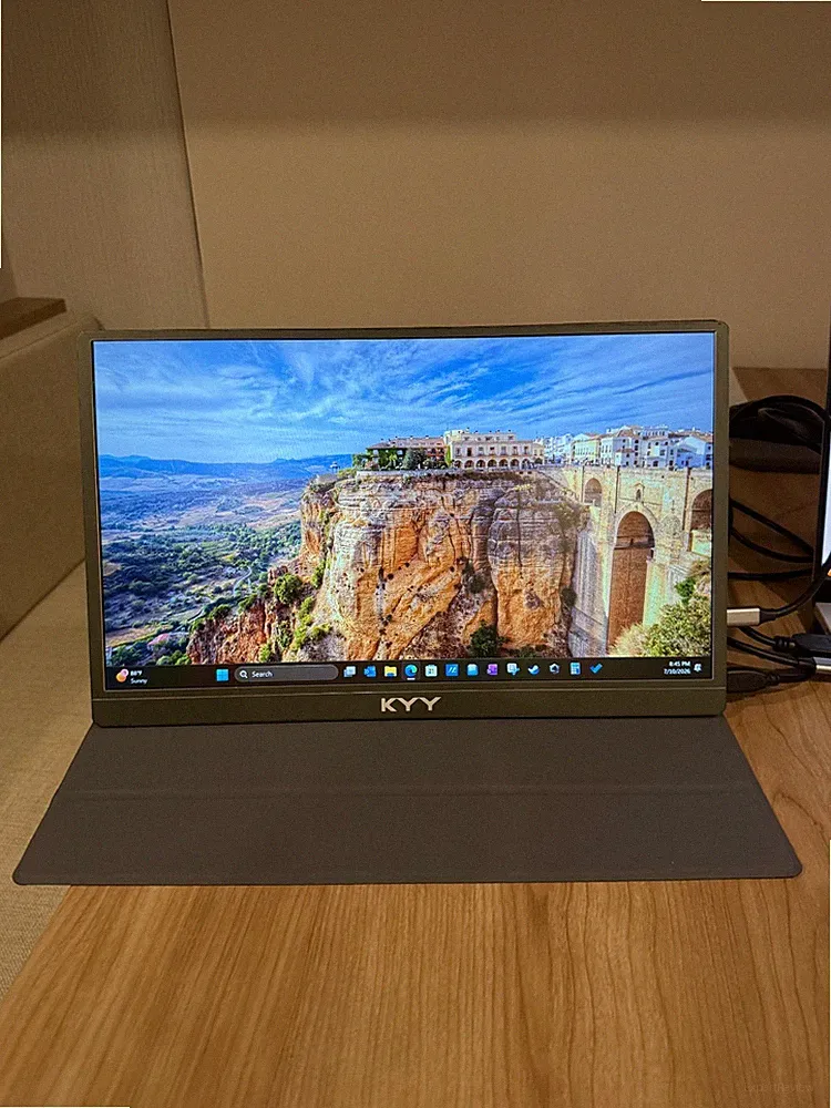 Portable Monitor - KYY Brand - 15'' - Built in Speakers - Magnetic cover