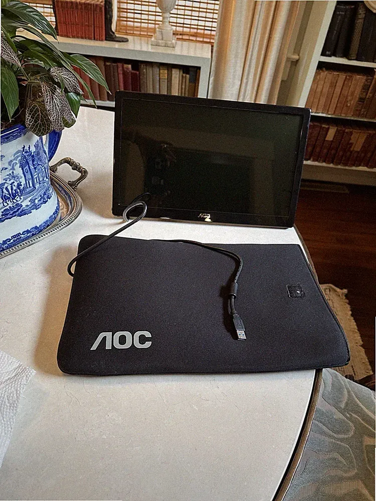 Portable Monitor- Light Weight & Powers From USB