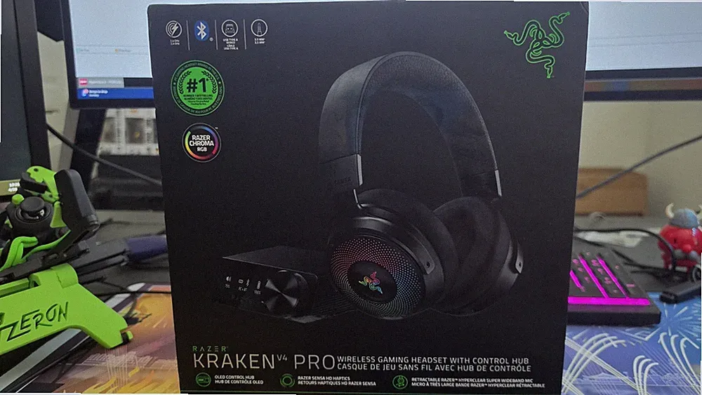 Razer Kraken V4 Pro Wireless Gaming Headset with OLED Control THX Audio