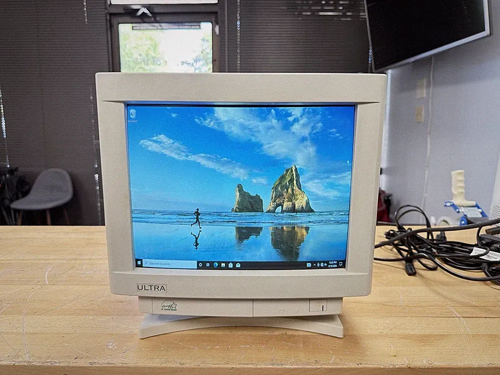 Retro CRT Gaming PC Monitor 1995 Elite Midwest Micro Infotel Inc SRC1502 - GREAT
