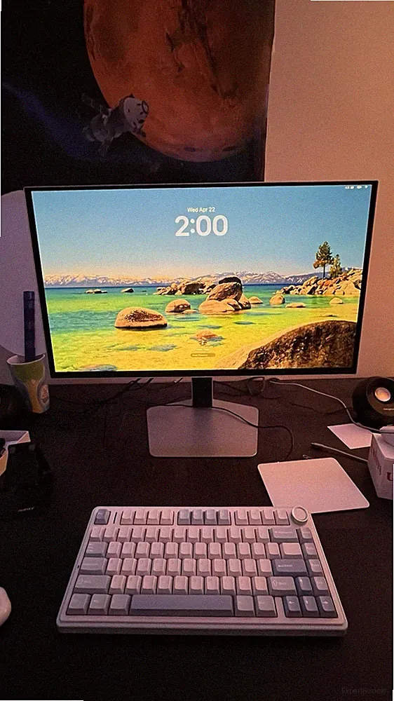 SAMSUNG 27-inch Odyssey QD-OLED, 4K, 240Hz, Gaming Monitor