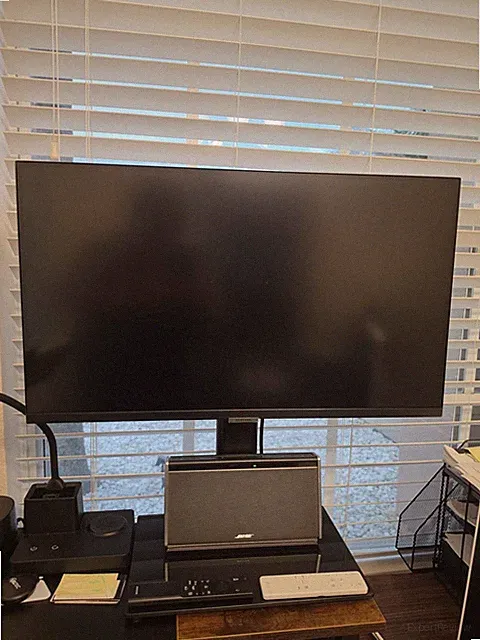 Samsung 27" M5 Smart Monitor w/Streaming TV & Gaming Hub