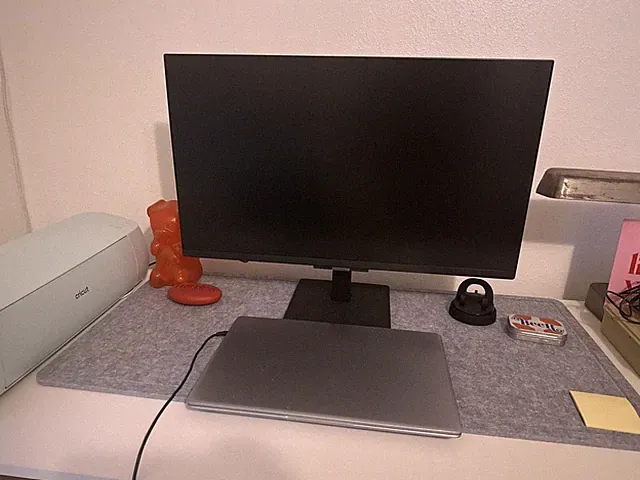 Samsung 27" M50F FHD Smart Monitor White LS27FM503ENXZA
