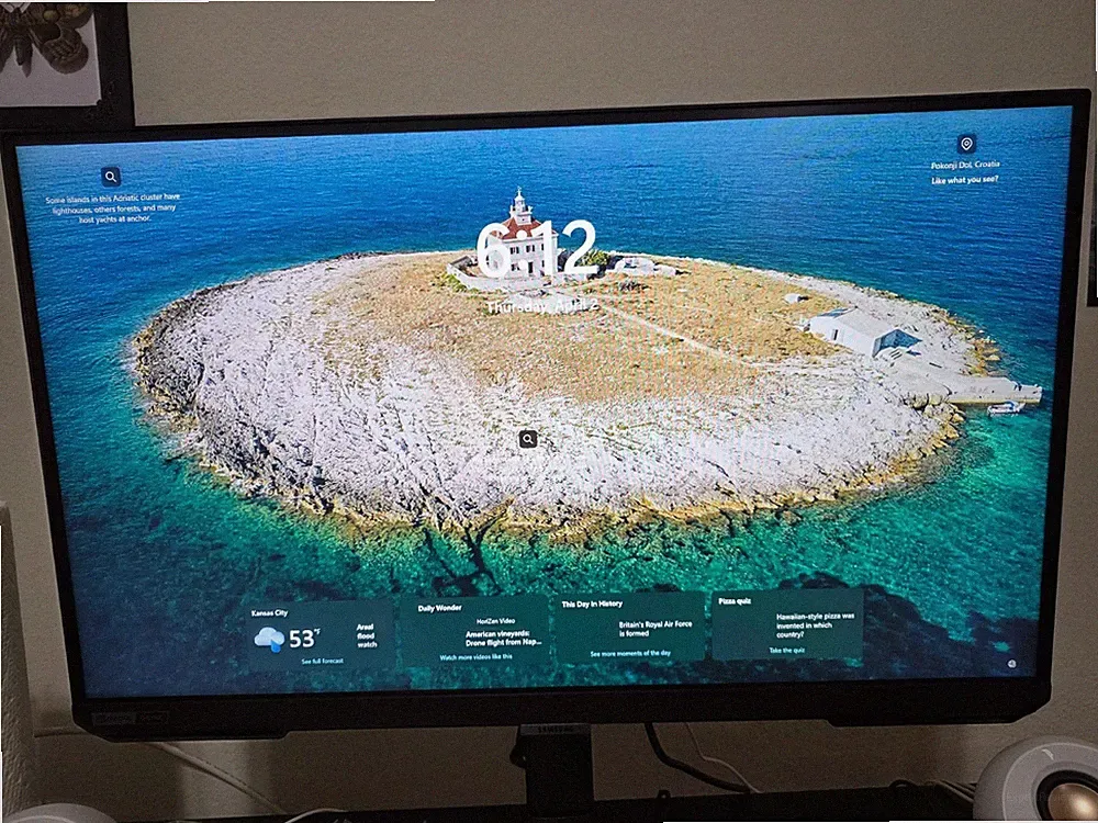 Samsung - 27” Odyssey FHD IPS 240Hz G-Sync Gaming Monitor - Black LS27BG402ENXGO