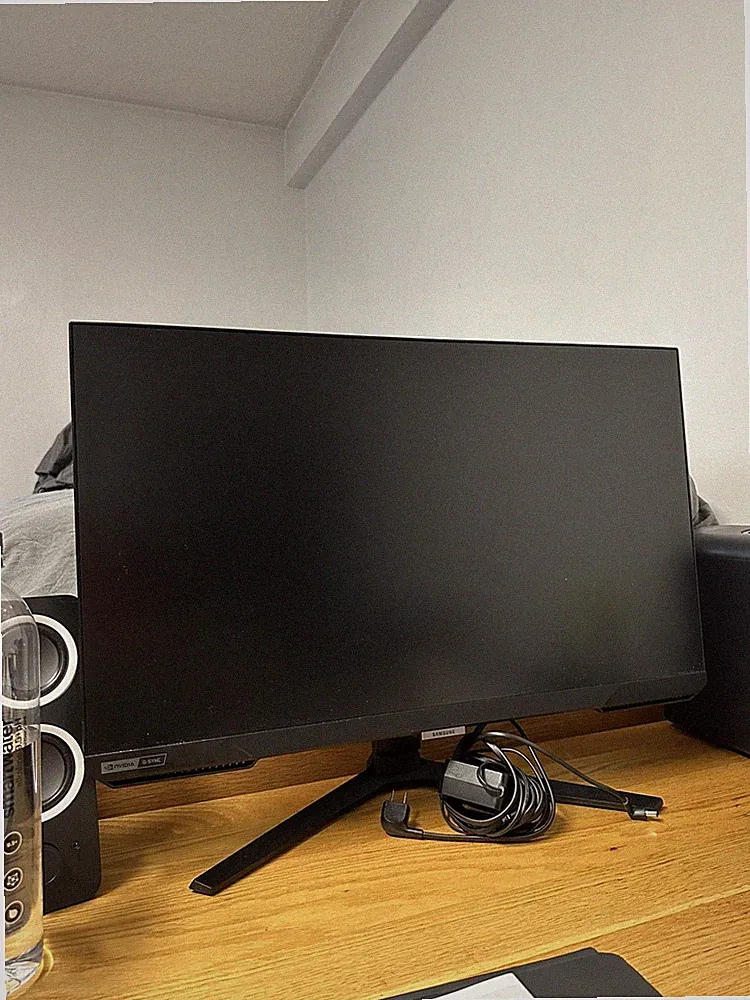 Samsung - 27" Odyssey FHD IPS 240Hz G-Sync Gaming Monitor + Logitech Speakers