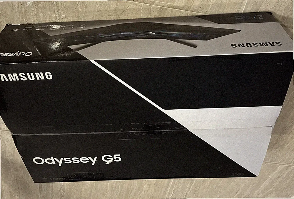 SAMSUNG 27" Odyssey G55C QHD 165Hz 1ms (MPRT) Curved Gaming Monitor LS27CG552EN