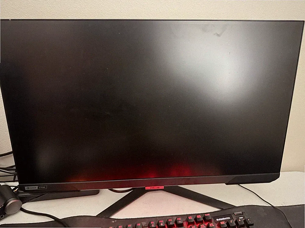 SAMSUNG 27" Odyssey G7 Series WQHD (2560x1440), with original box.