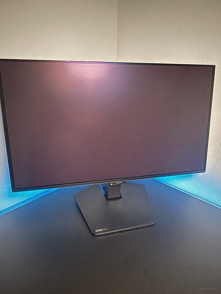SAMSUNG 27” ODYSSEY OLED G5 (G50SF) QHD & QD-OLED GAMING MONITOR, 180HZ