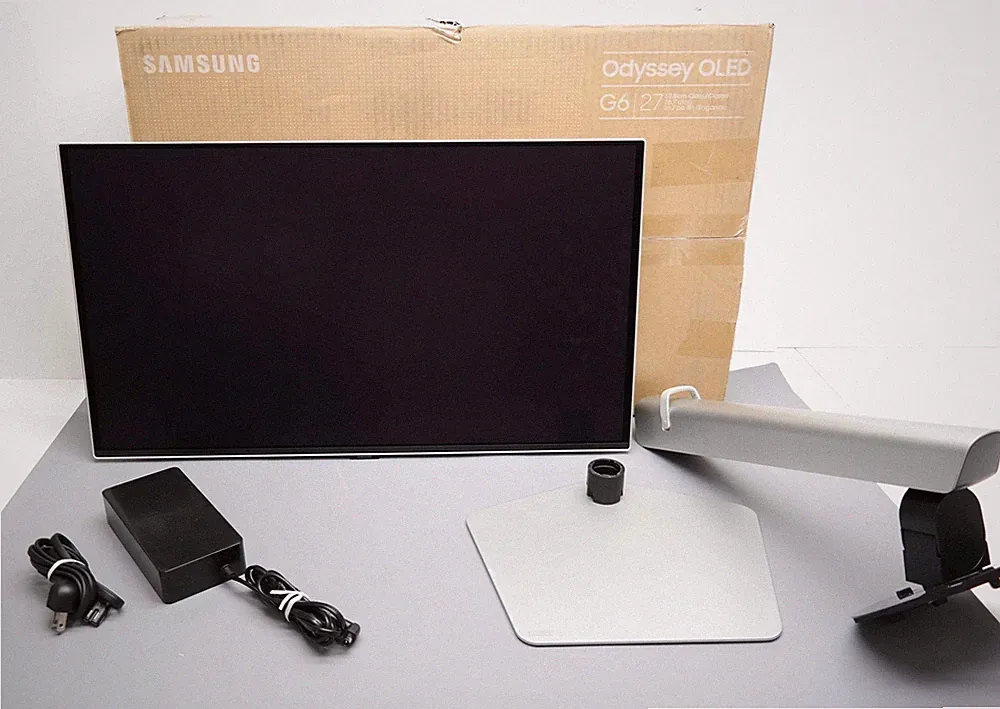Samsung 27" Odyssey OLED G6 (G61SD) Dual QHD 240Hz 0.03ms Gaming Monitor ISSUE