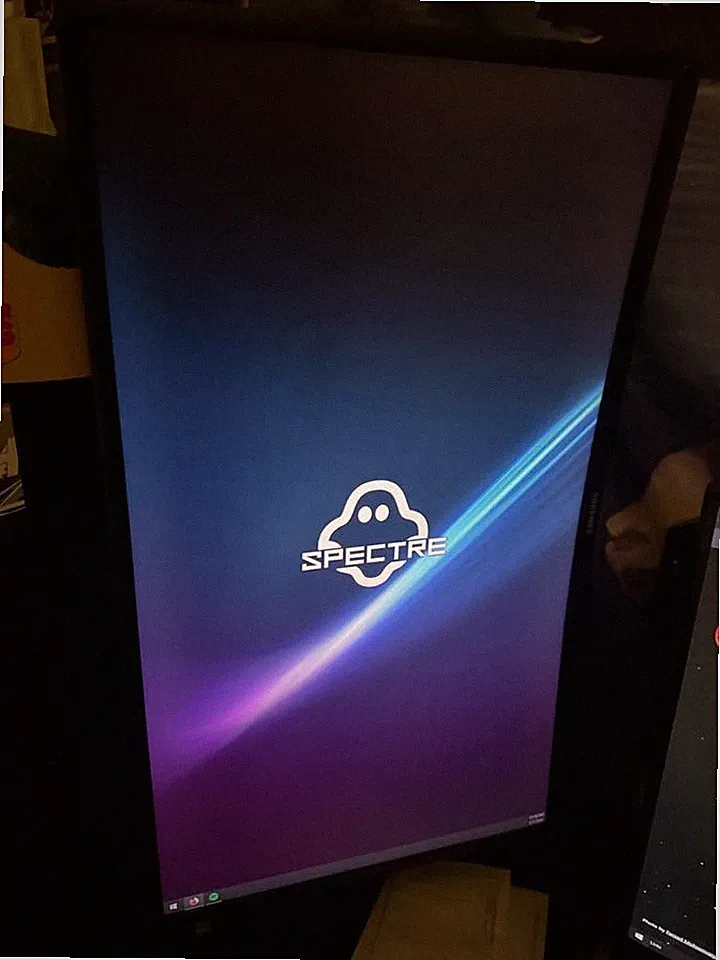 Samsung 27” QLED Curved Gaming Monitor 144Hz | Gamer - Streamer Setup