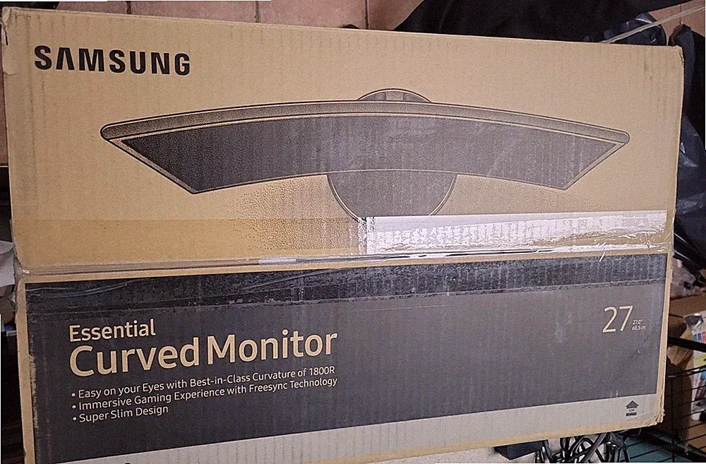 Samsung 27" Ultra-Slim LED Curved Monitor HDMI (LC27F390FHN) ™