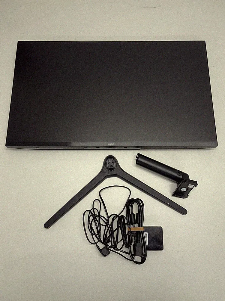 Samsung 32-Inch Flat Computer Monitor-read
