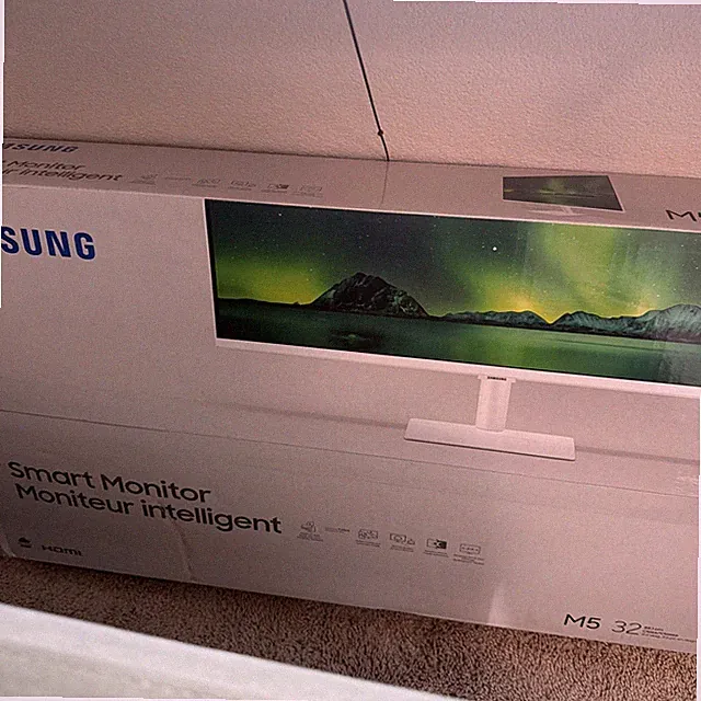 Samsung 32" M50C FHD Smart Monitor with Streaming TV - Black
