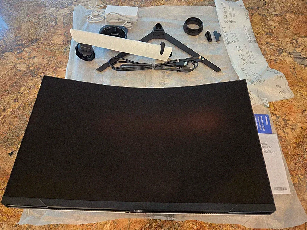 Samsung 32" Odyssey Neo G8 4K UHD 240Hz 1ms HDR2000 Curved Gaming Monitor
