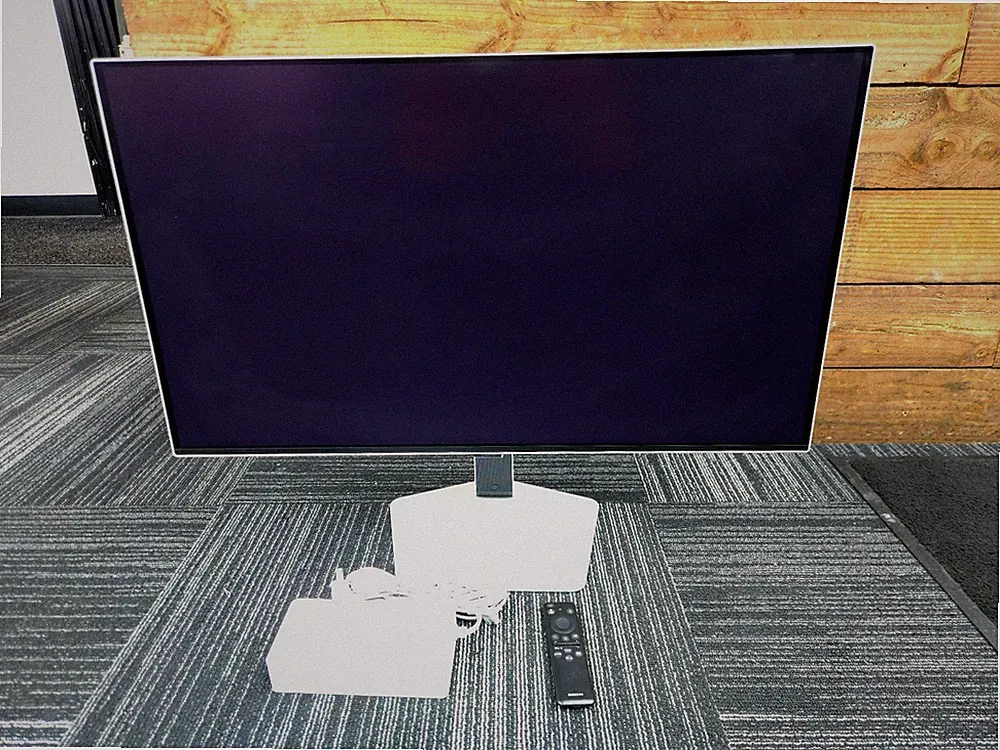 SAMSUNG 32" Odyssey OLED G8 G80SD UHD 240Hz 4K Gaming Monitor LS32DG802SN - NICE