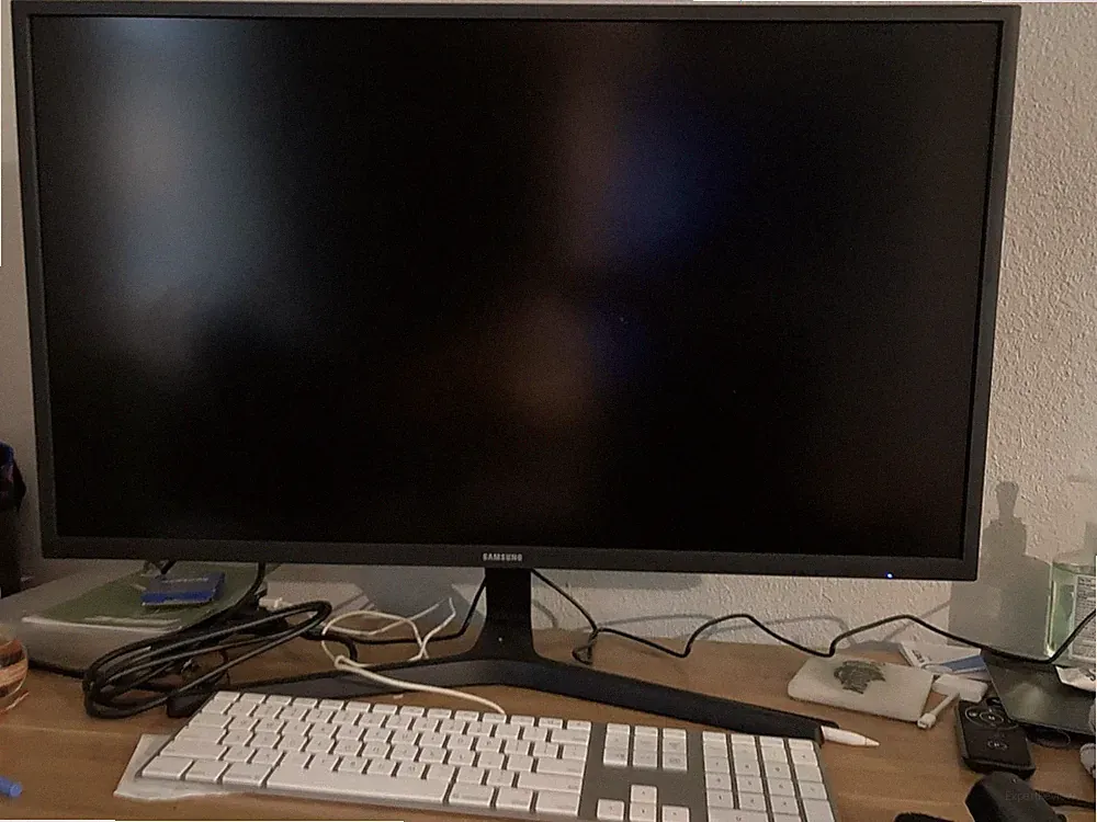 Samsung 32" UJ59 4K UHD FreeSync VA Monitor Black