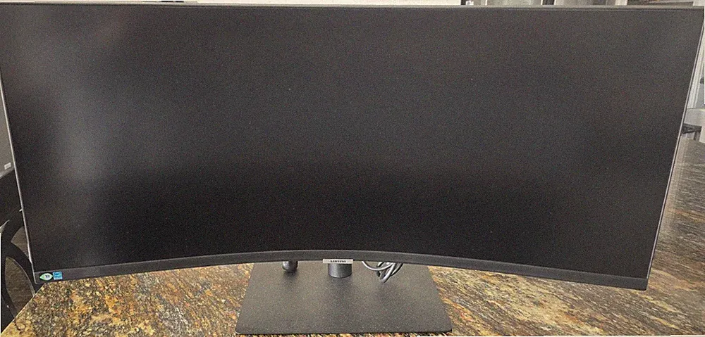 SAMSUNG 34” S65UA Series Ultrawide QHD Curved Monitor LS34C650UANXGO - Grade A