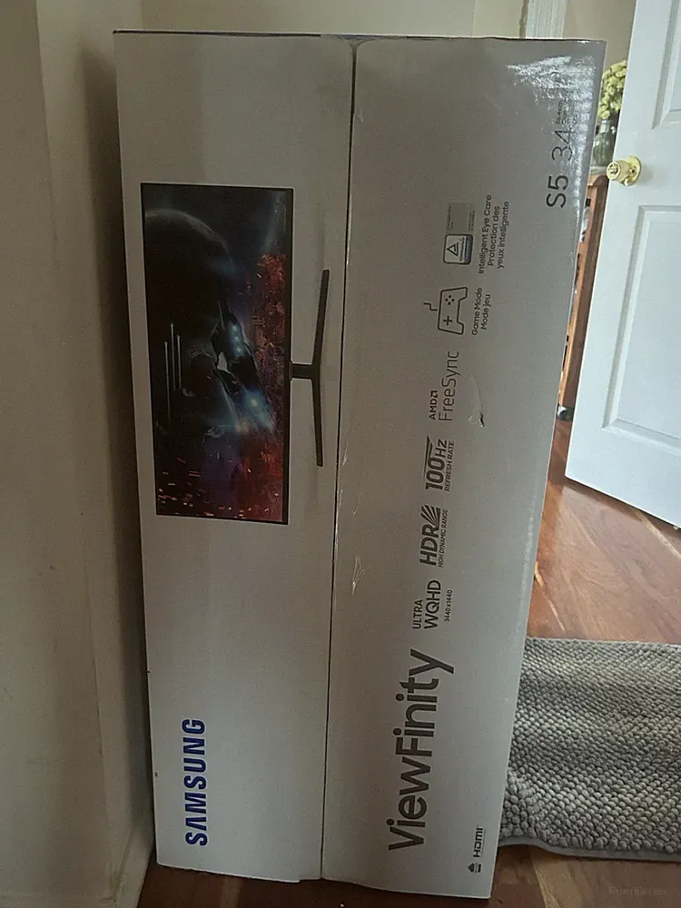 Samsung 34" ViewFinity S50GC Ultra-WQHD 100Hz AMD FreeSync HDR10 Monitor open bo