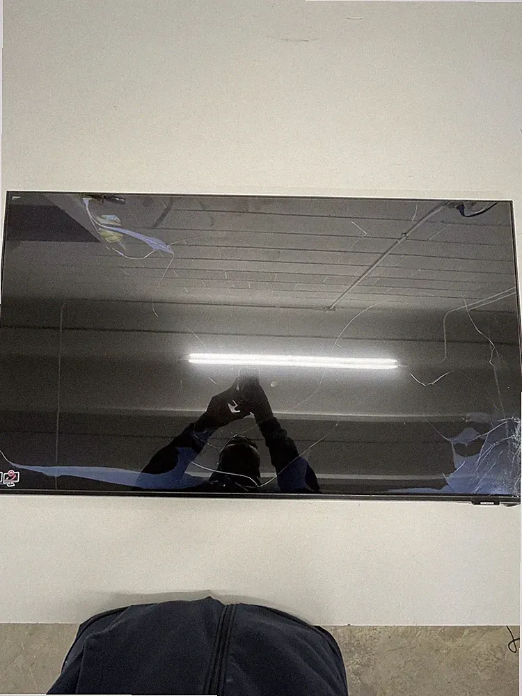 Samsung 43” Smart Monitor M7 (M70F) 4K UHD Display-read