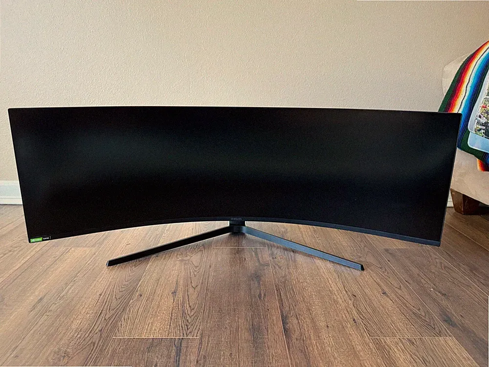 SAMSUNG 49” Odyssey G9 Gaming Monitor, QLED,240Hz, NVIDIA G-SYNC Black and White