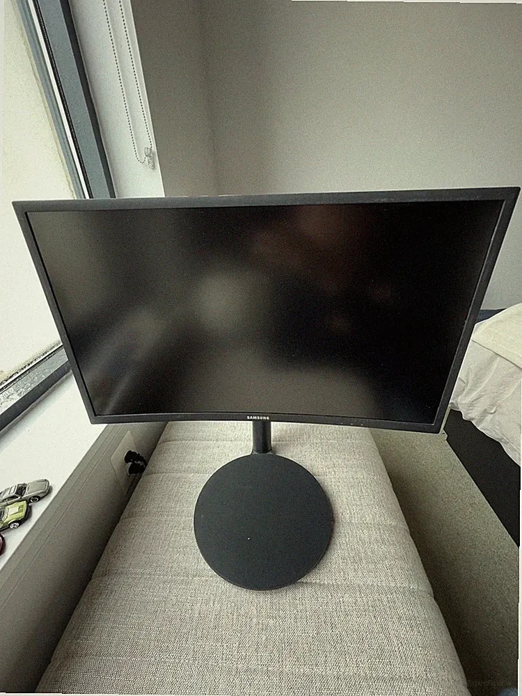 Samsung CFG70 144hz 1080p Curved Gaming Monitor, 1ms, VA Panel